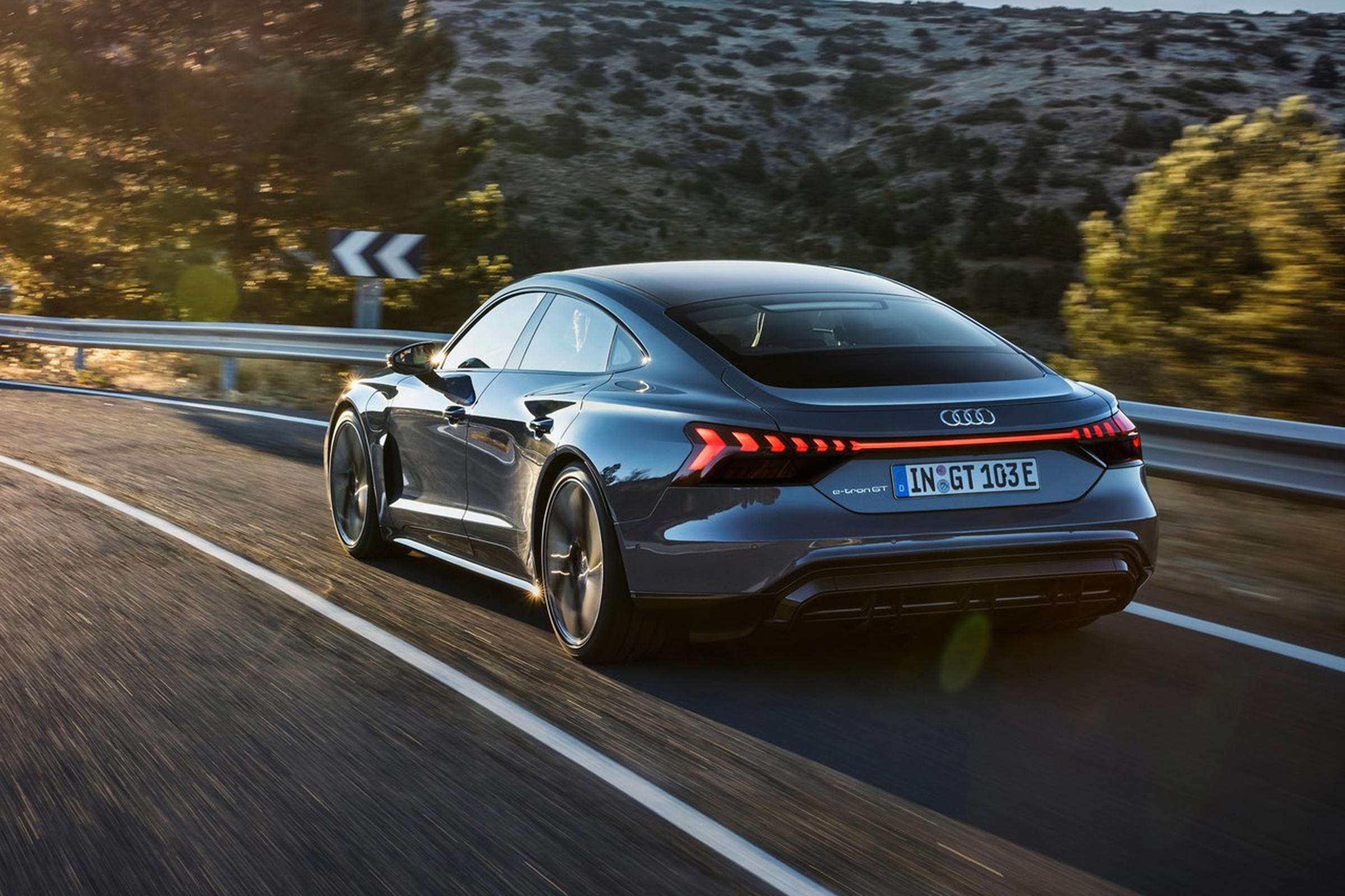 有钱就是任性,花99.8万买这台奥迪纯电豪车,图什么?