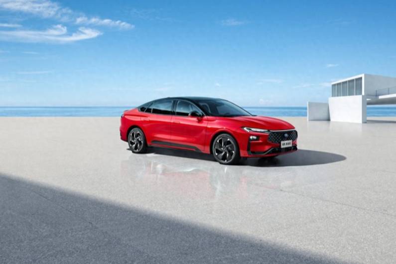 蒙迪欧混动版上市，马力大、油耗低，百公里才3.81升？